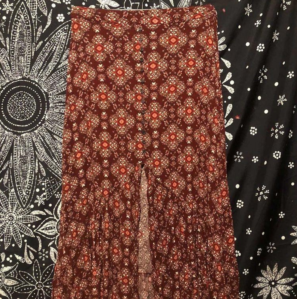 Earthbound burgundy women's pants size M
